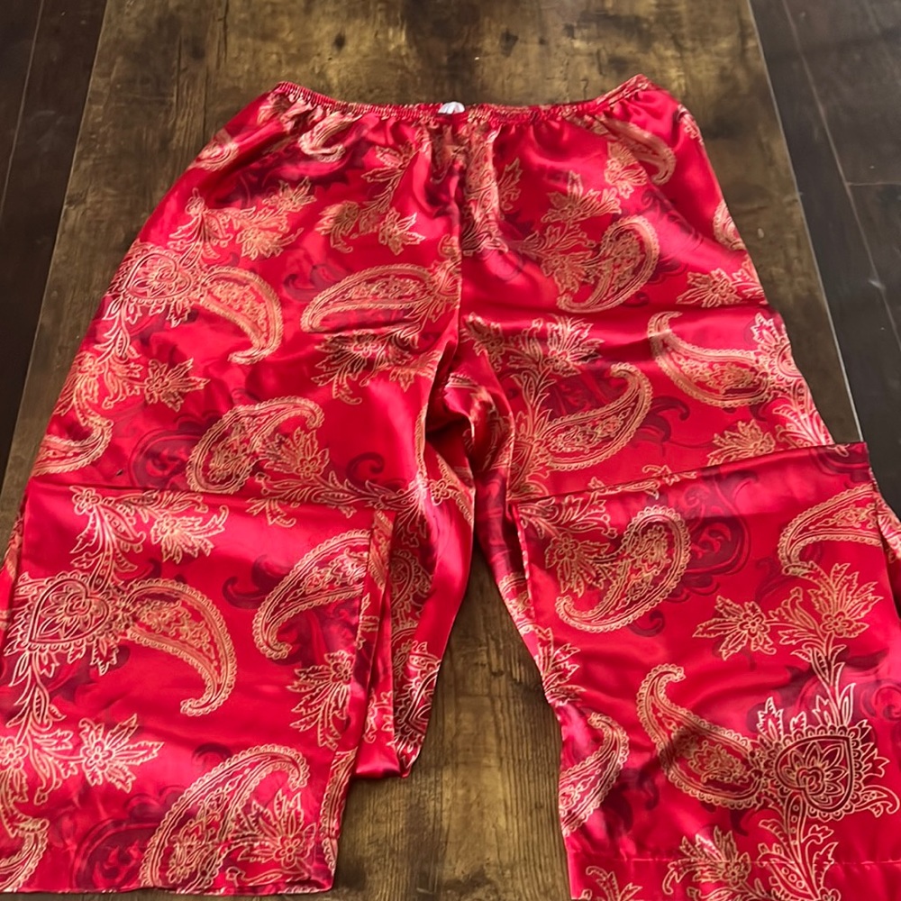 Silk material Womens Medium